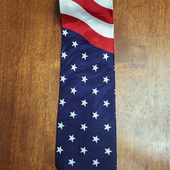 Valerio Garati ~ Flag Print Necktie ~ Excellent Condition - Picture 3 of 6